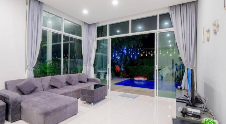 Villa with pool — photo 2