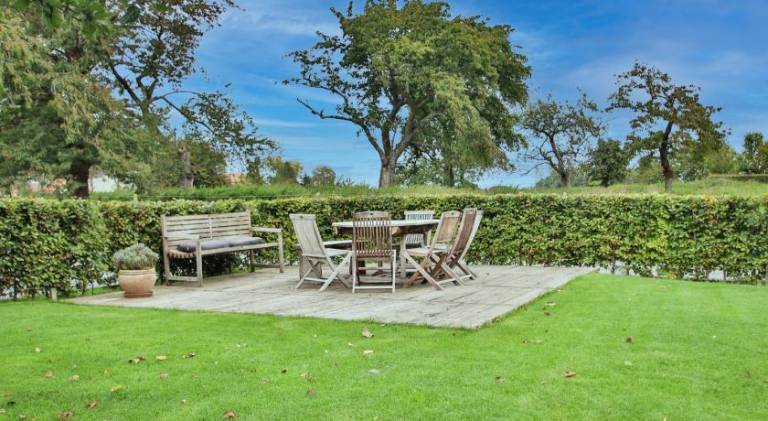 Vacation home with pool — photo 4