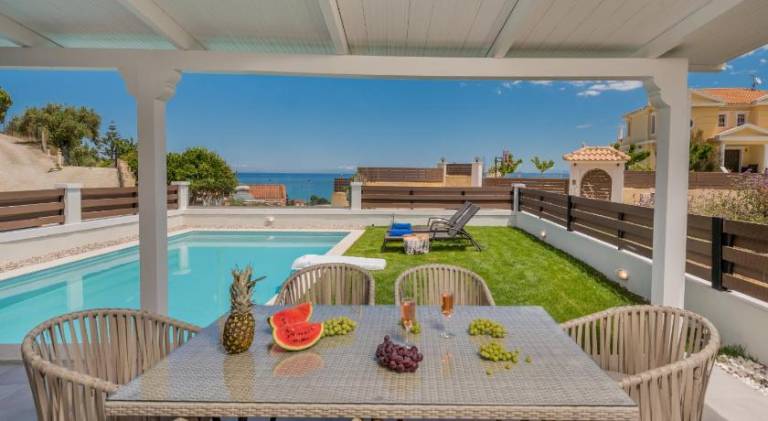Fully equipped charming villa with terrace, private pool & garden | Dogs allowed — photo 3