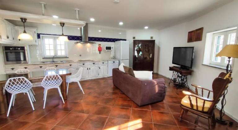 Villa with barbecue & pool — photo 2