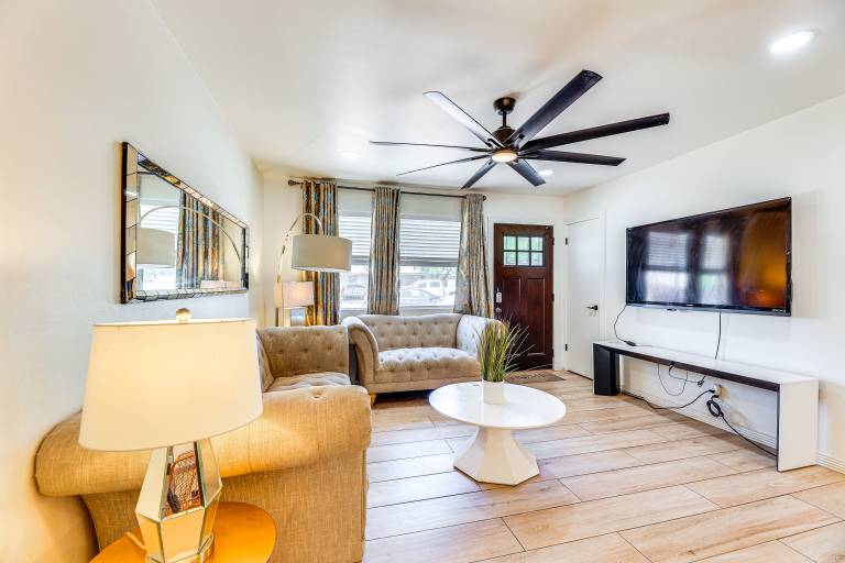 3 Mi to Dtwn Mesa: Home w/ Fenced Backyard! — photo 5