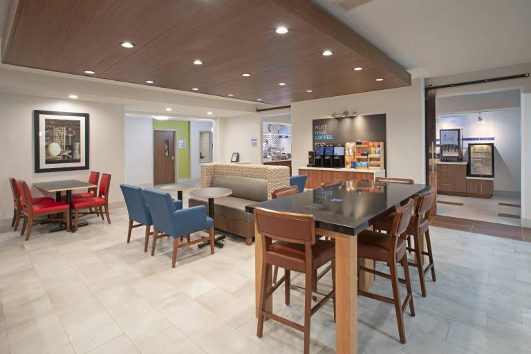 Holiday Inn Express Hotel & Suites Longmont By IHG — photo 3
