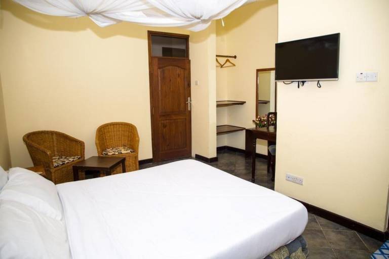 Saadani Tourist Center - Hostel in Dar es Salaam