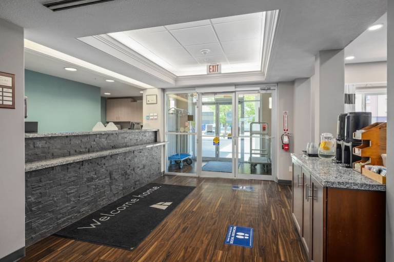 Home Inn Express Medicine Hat