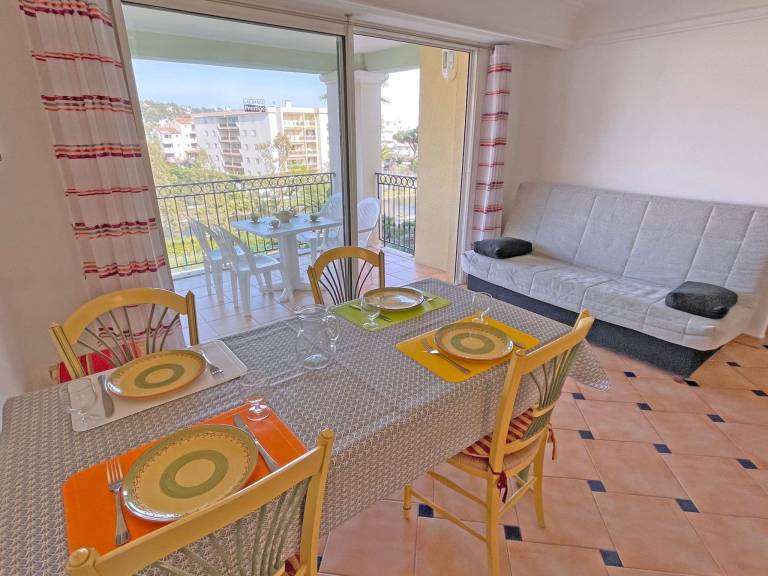 Rental apartment with pool & patio — photo 4