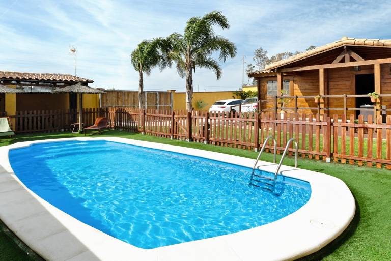 House with fast internet, private pool & garden | Garden view — photo 2