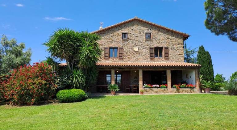 Villa with jacuzzi — photo 3