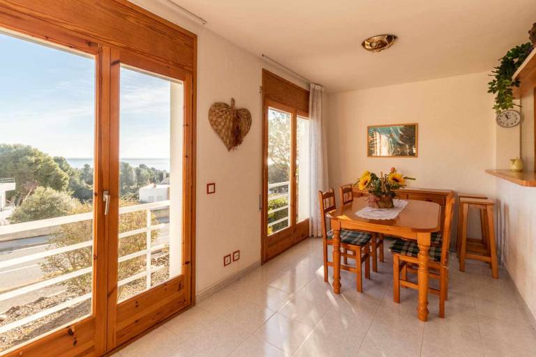 Holiday apartment with terrace & garden | Beach view — photo 4