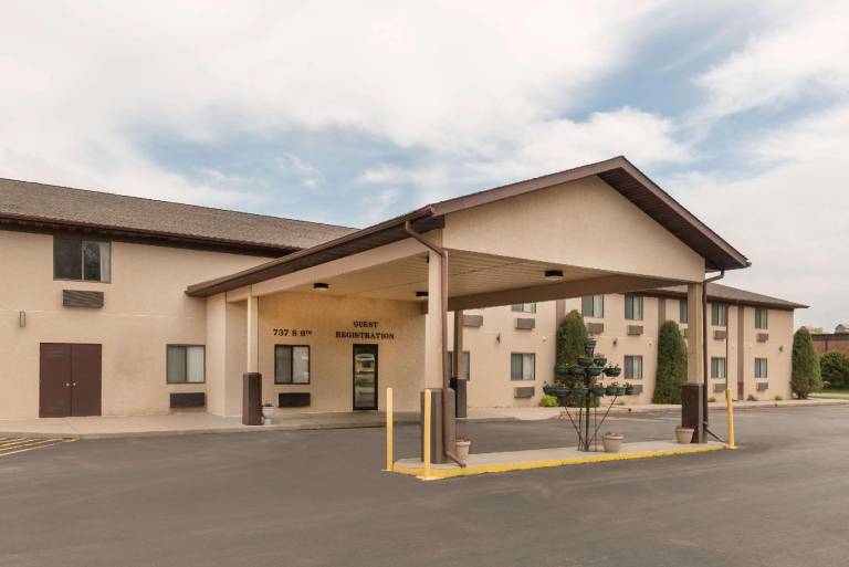Baymont by Wyndham Hot Springs — photo 5