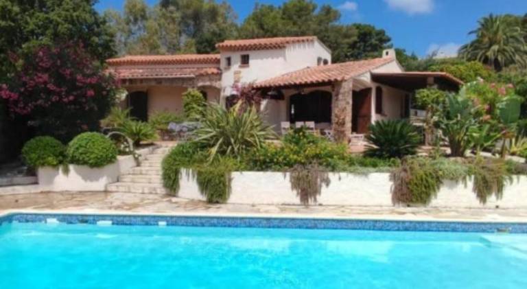 Villa with pool in Cavalaire-sur-Mer