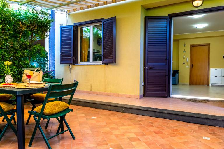 Beautiful holiday apartment with yard & terrace | Beach view | Beach nearby | Pet-friendly — photo 3