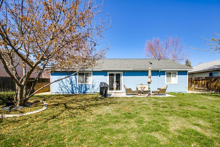 HabitueHomes True Blue Family Home Near Park