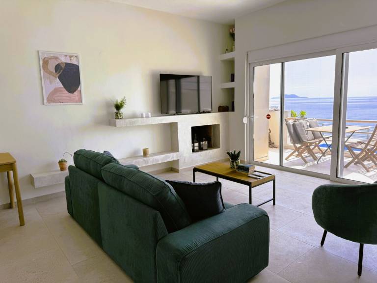 Vacation home with yard, private pool & patio | Next to the beach | Pet-friendly — photo 2