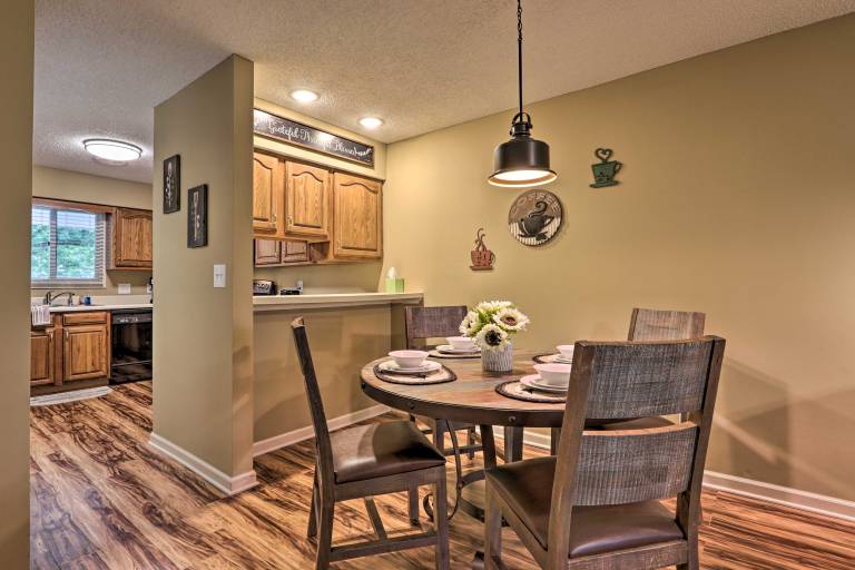Pigeon Forge Condo w/ Balcony: 5 Mi to Attractions — photo 2