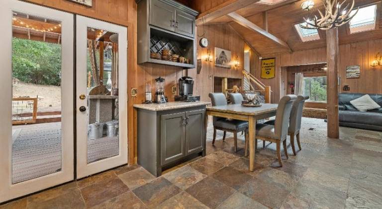 House with patio, hot tub & barbecue — photo 3