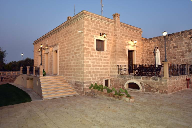 Nice rental with yard, grill & terrace | Pets allowed — photo 4