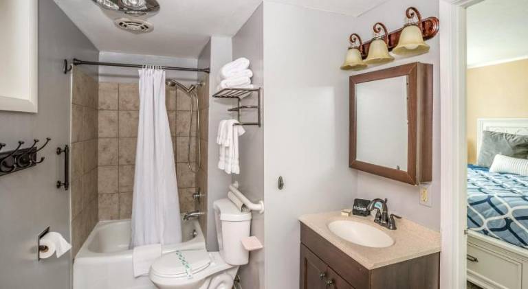 Serviced apartment with pool & yard | Close to the beach | Pets allowed — photo 2