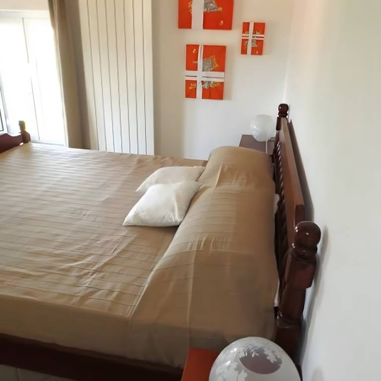 Charming dedicated room with garden, terrace & fast internet | Garden view | Suitable for remote work | Pets allowed — photo 2