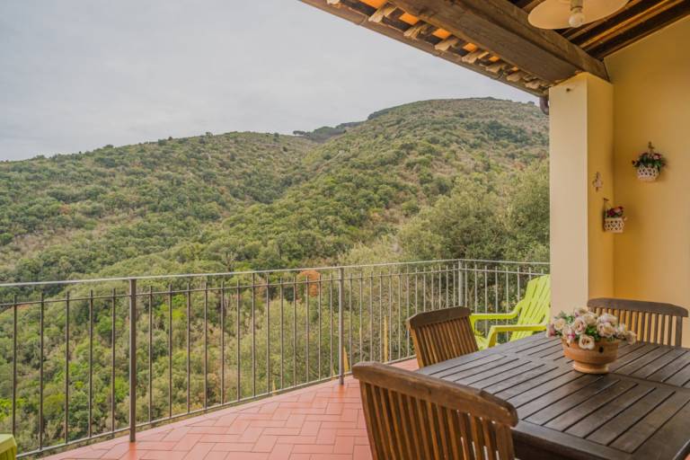 Family-friendly rental apartment with terrace & BBQ | Pet-friendly — photo 2