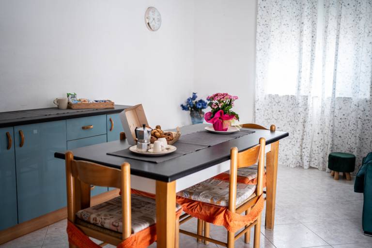 Apartment with yard & barbeque | City view — photo 5