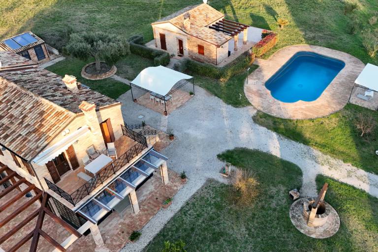 Ferienwohnung mit Pool in Fonte Olivo, Italienische Adriaküste f&uuml;r max. 4 Personen