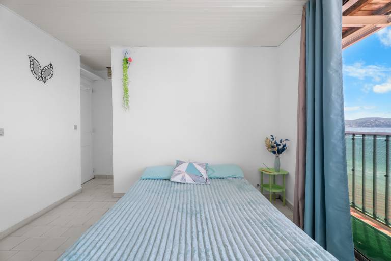 Cabanon "Jeux de boules 3" with Sea View — photo 2