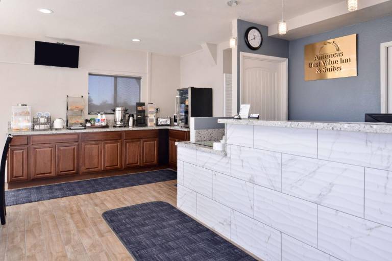 Americas Best Value Inn & Suites Flagstaff — photo 4