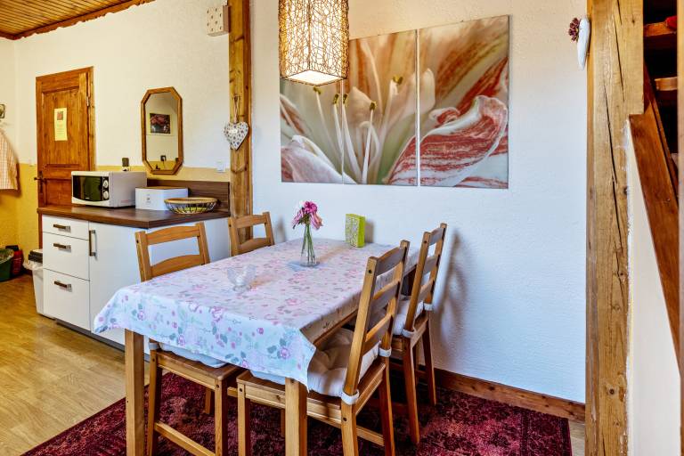 Holiday apartment with fast internet & yard | Garden view — photo 5