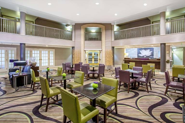 La Quinta Inn & Suites by Wyndham Tucson Airport — photo 3