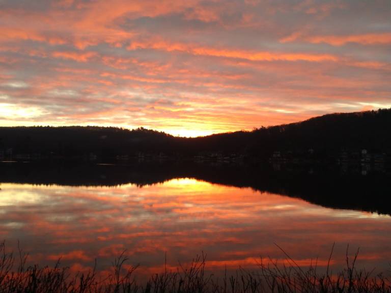 House Mashapaug Lake