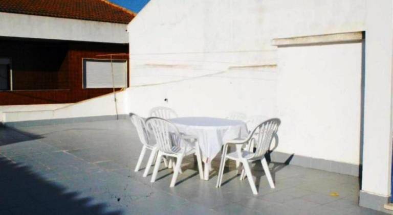 Vacation home with patio — photo 5