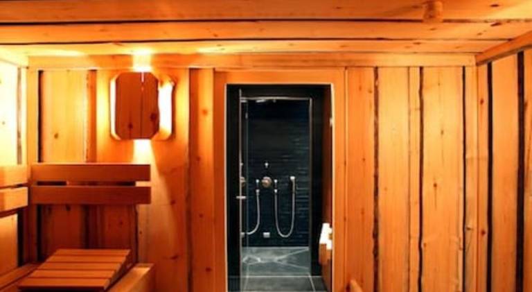 Charming chalet with jacuzzi | Dogs allowed — photo 4
