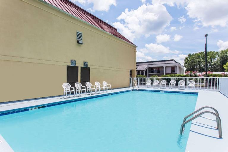 Days Inn by Wyndham Dillon — photo 2