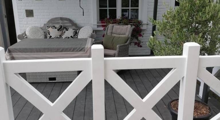 Apartment with terrace & yard — photo 4