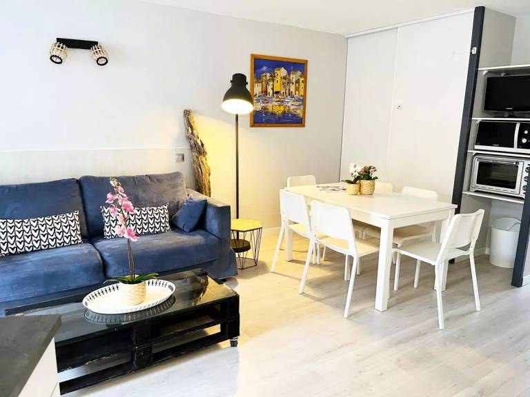 Rental apartment with pool & patio — photo 4