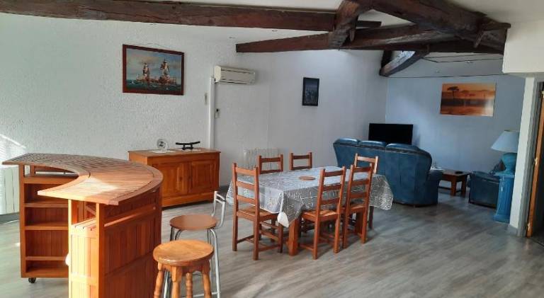 Rental apartment with pool in Vesoul