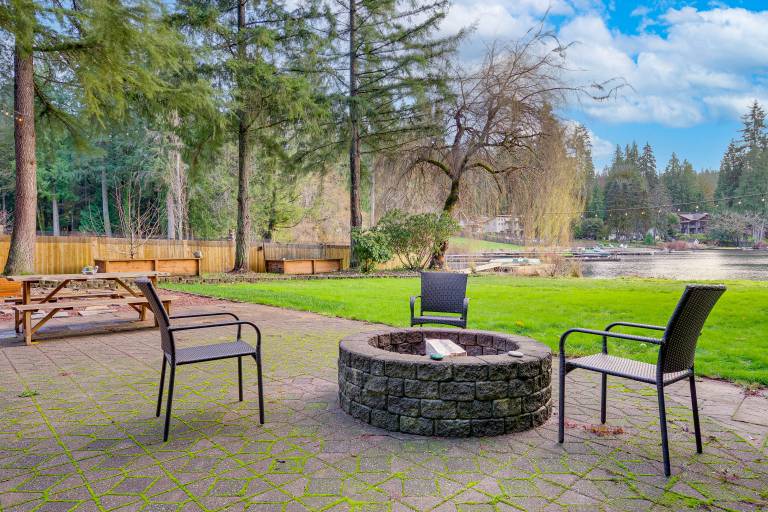 Lake-View Woodinville Retreat w/ Hot Tub + Theater — photo 2