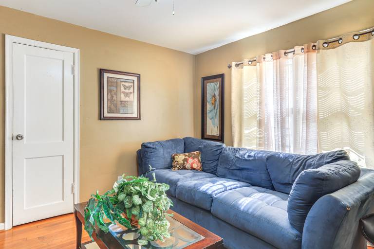 Near Pool, Golf, Int’l Soccer: ATL Home w/ Veranda — photo 5