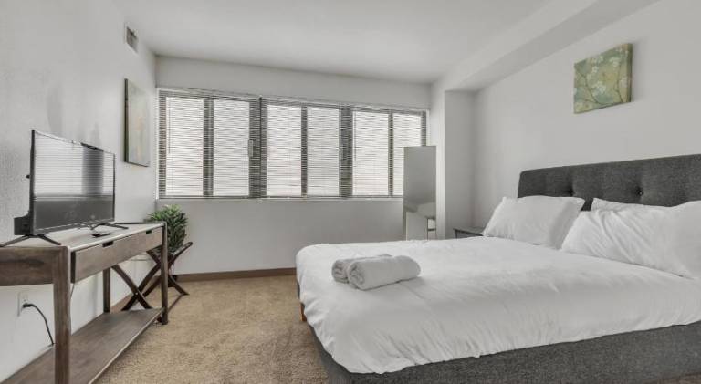 PP 2114 Professional 2br apt, Near Hospitals in Harrisburg, PA