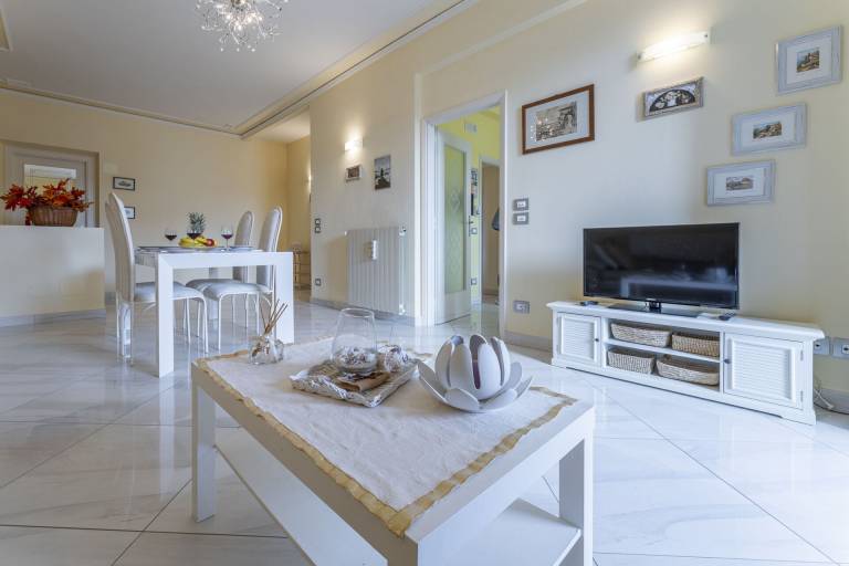 Holiday apartment with patio — photo 2