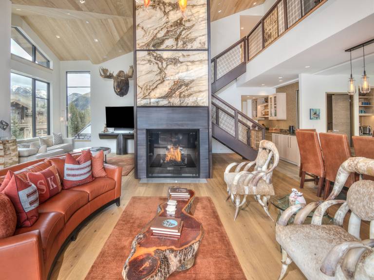 Golden Peak Penthouse — photo 3