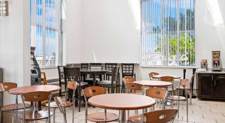 SureStay by Best Western Albuquerque Midtown — photo 4