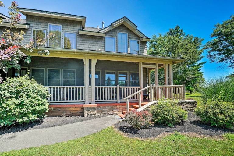 House  Conneaut Lake