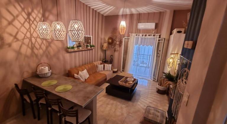 Rental apartment with terrace | Pets are welcome in Kalamata