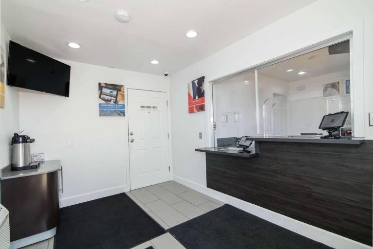 Motel 6 Moreno Valley - Riverside March Air Base — photo 5