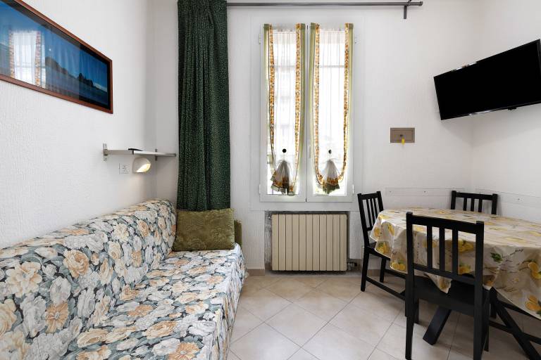 Holiday Apartment "Numero 10" with Sea View, Balcony & Wi-Fi — photo 2
