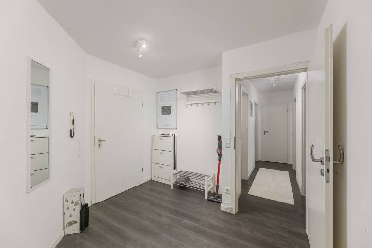 Rob's Flat - Moderne 3-Zimmer-Ferienwohnung mit Terrasse, 6 Schlafplätzen, 2 Min S-Bahn, Weil der Stadt bei Stuttgart — photo 4
