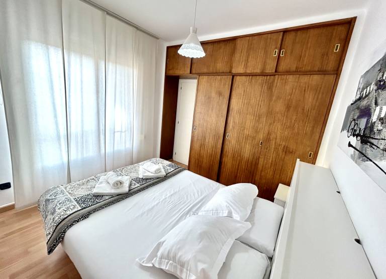 Rental apartment with patio & jacuzzi — photo 4