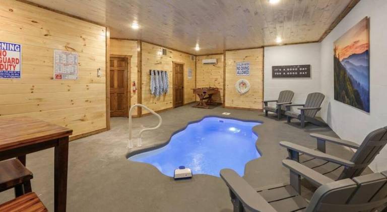 Dog Friendly, 3-Decks, Indoor Pool, Hot Tub with Arcade in Pigeon Forge, TN