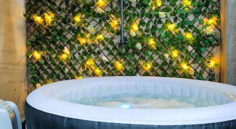 Rental apartment with hot tub — photo 3